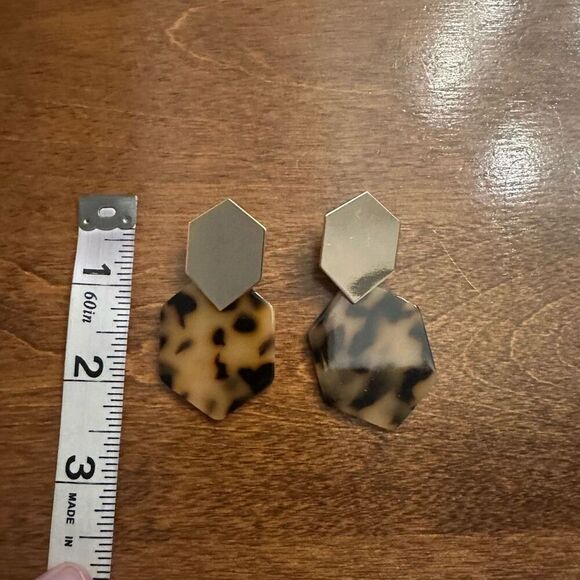 Gold and Tortoise Shell Clip-On Earrings - Picture 2 of 2